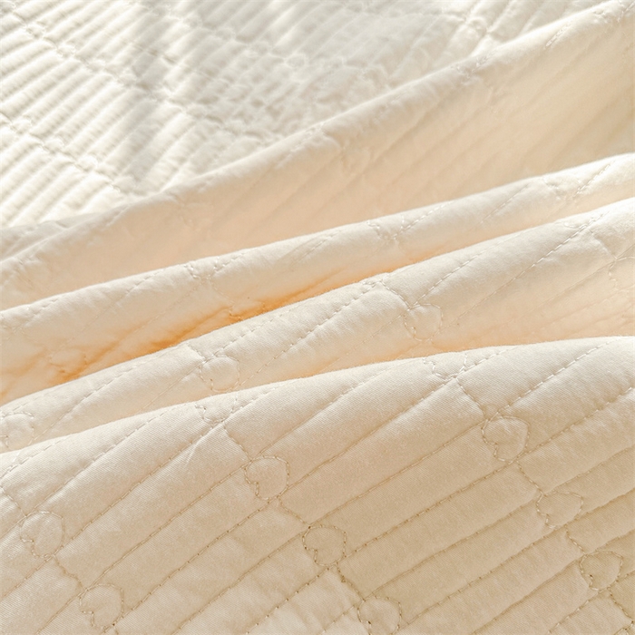 91家纺网 家纺一手货源 找家纺 锦格家纺 2025年新款A类全棉夹棉床盖-洛香忆梦 洛香忆梦-浅米色