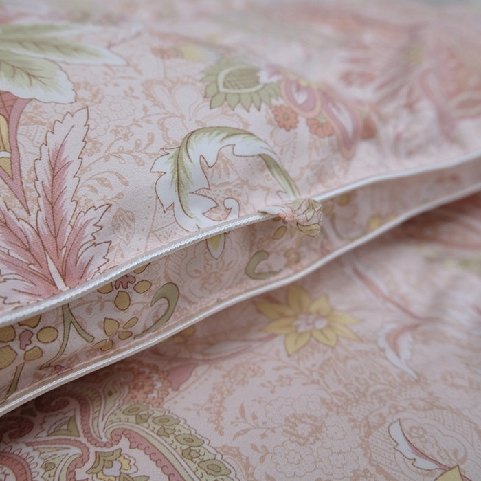 91家纺网 家纺一手货源 找家纺 卡迪亚家纺 2025新款米兰达白鹅被469羽魅系列被子被芯 羽魅日本粉