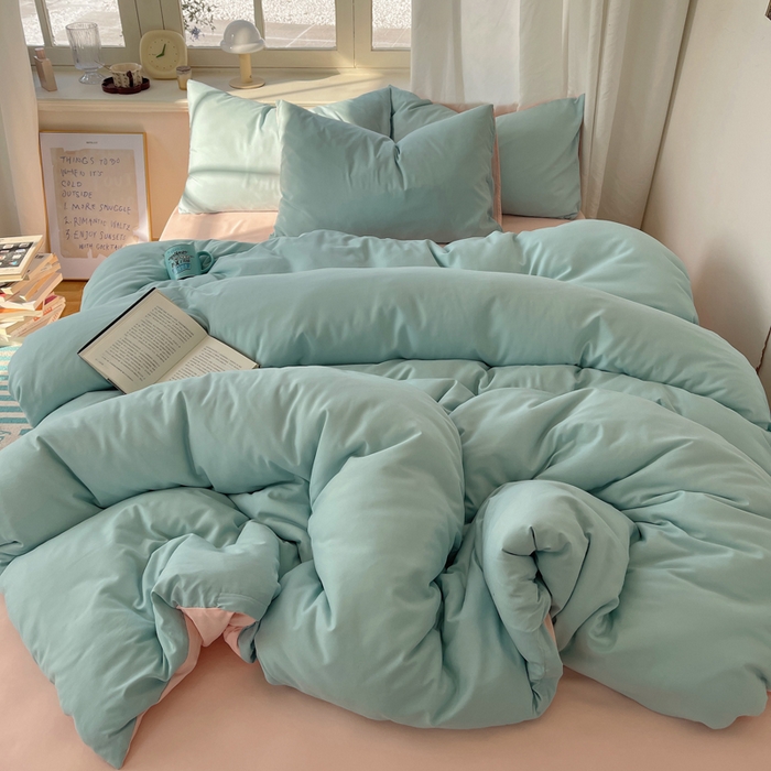 91家纺网 家纺一手货源 找家纺 芷凡家纺 2025新款亲肤棉纯色双拼四件套 蓝灰+奶油粉