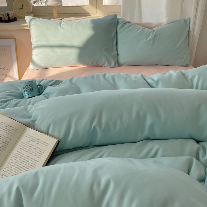 91家纺网 家纺一手货源 找家纺 芷凡家纺 2025新款亲肤棉纯色双拼四件套 蓝灰+奶油粉