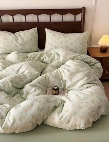 91家纺网 家纺一手货源 找家纺 呗旺鹿 2025新款A类母婴级全棉有氧双层纱印花四件套 绿姿