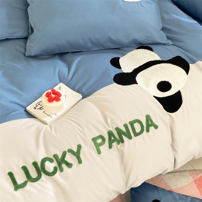 91家纺网 家纺一手货源 找家纺 盛秋家纺 2025新款A类水洗棉毛巾绣四件套-胖达 胖达-宾利蓝