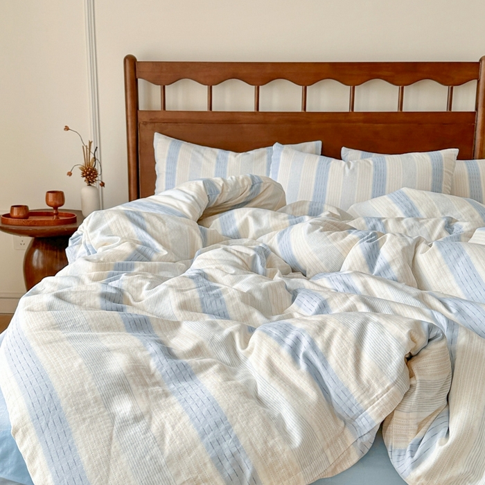 91家纺网 家纺一手货源 找家纺 呗旺鹿 2025新款A类母婴级全棉有氧双层纱印花四件套 川纱蓝