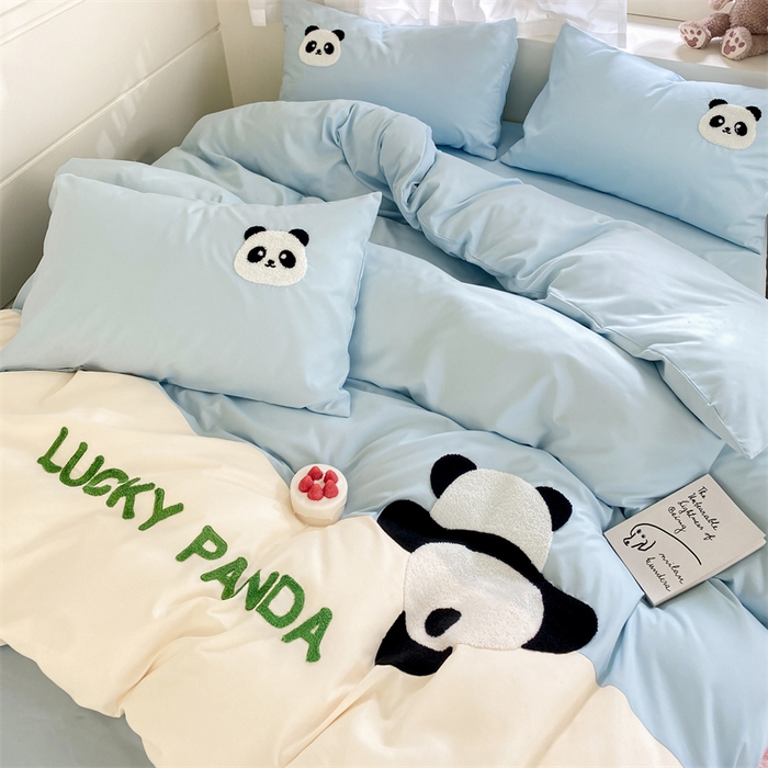 91家纺网 家纺一手货源 找家纺 盛秋家纺 2025新款A类水洗棉毛巾绣四件套-胖达 胖达-天空蓝