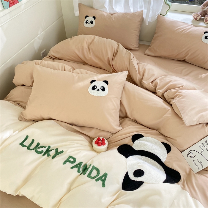 91家纺网 家纺一手货源 找家纺 盛秋家纺 2025新款A类水洗棉毛巾绣四件套-胖达 胖达-奶茶