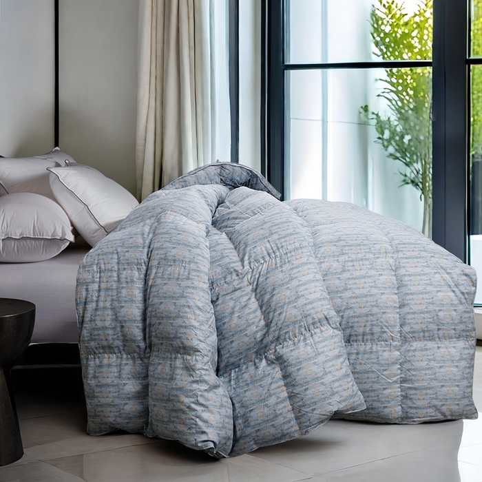 91家纺网 家纺一手货源 找家纺 卡迪亚家纺 2025新款米兰达白鹅被469羽魅系列被子被芯 羽魅玛丽蓝