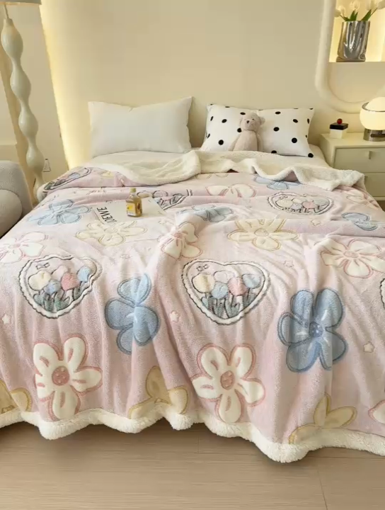 91家纺网 家纺一手货源 找家纺 恋佳居 2025新款羊羔绒包边雪花绒小清新毛毯 花海