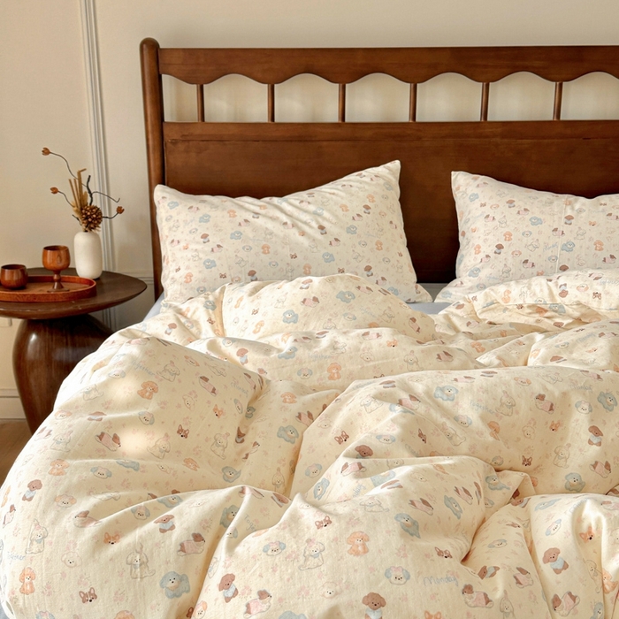 91家纺网 家纺一手货源 找家纺 呗旺鹿 2025新款A类母婴级全棉有氧双层纱印花四件套 泡芙狗