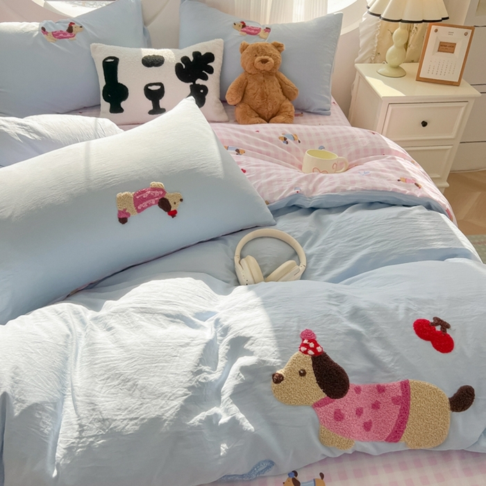 91家纺网 家纺一手货源 找家纺 韩巢家纺 2025新款大版水洗棉皱皱纱毛巾绣四件套(提供卖家秀) 格纹小狗