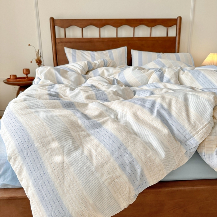 91家纺网 家纺一手货源 找家纺 呗旺鹿 2025新款A类母婴级全棉有氧双层纱印花四件套 川纱蓝