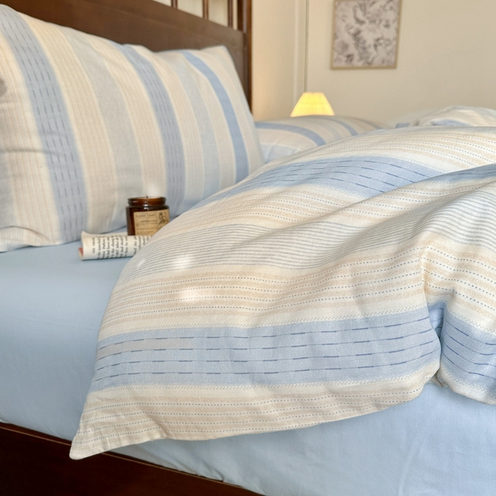 91家纺网 家纺一手货源 找家纺 呗旺鹿 2025新款A类母婴级全棉有氧双层纱印花四件套 川纱蓝