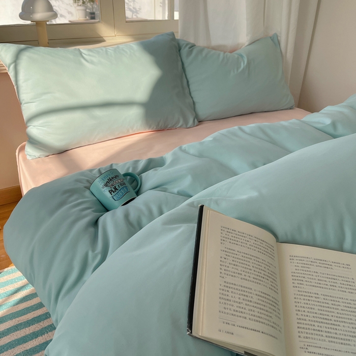 91家纺网 家纺一手货源 找家纺 芷凡家纺 2025新款亲肤棉纯色双拼四件套 蓝灰+奶油粉