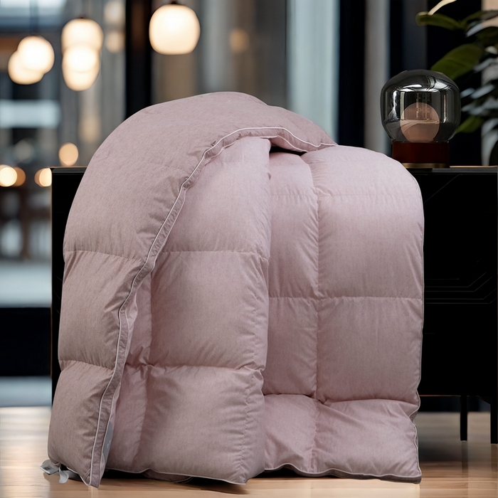 91家纺网 家纺一手货源 找家纺 卡迪亚家纺 2025新款米兰达白鹅被469羽魅系列被子被芯 羽魅豆沙