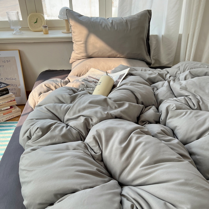 91家纺网 家纺一手货源 找家纺 芷凡家纺 2025新款亲肤棉纯色双拼四件套 浅灰+深灰