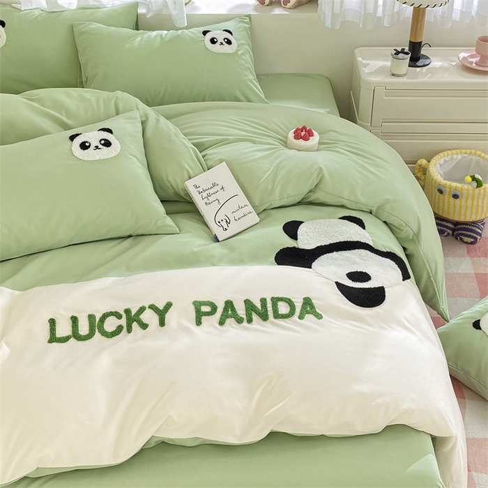 91家纺网 家纺一手货源 找家纺 盛秋家纺 2025新款A类水洗棉毛巾绣四件套-胖达 胖达-果绿