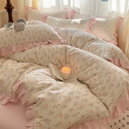 91家纺网 家纺一手货源 找家纺 （总）羚羊语家纺 2025新款春夏ins40支全棉韩式花边款轻法式13372小清新喷气印花纯棉四件套被套床单床笠三件套