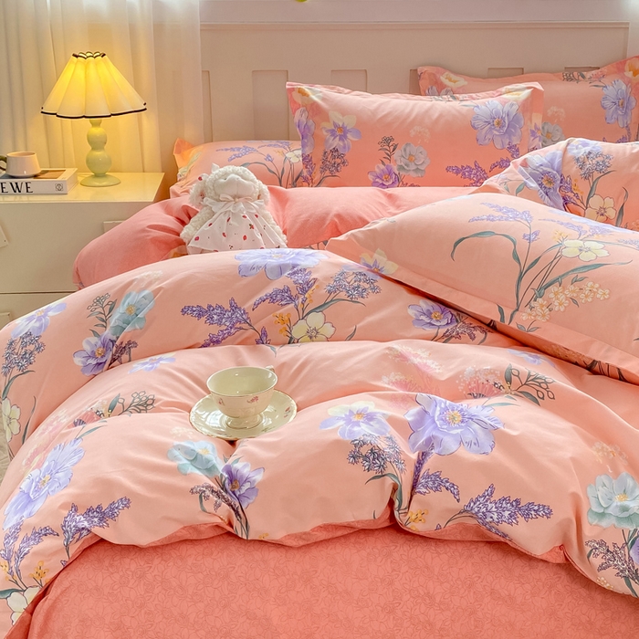 91家纺网 家纺一手货源 找家纺 2025新款植物羊绒大板磨毛活性印花四件套 沁粉佳人