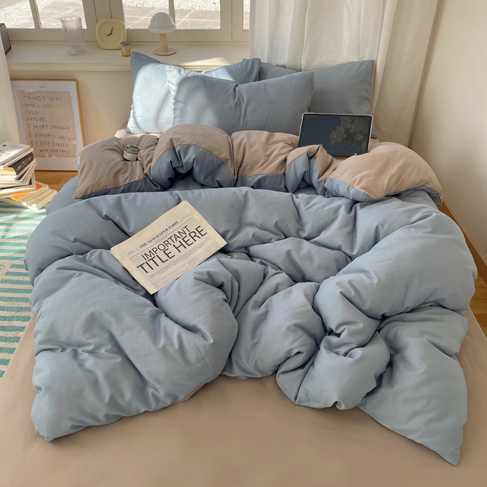 91家纺网 家纺一手货源 找家纺 芷凡家纺 2025新款亲肤棉纯色双拼四件套 浅蓝灰+灰驼