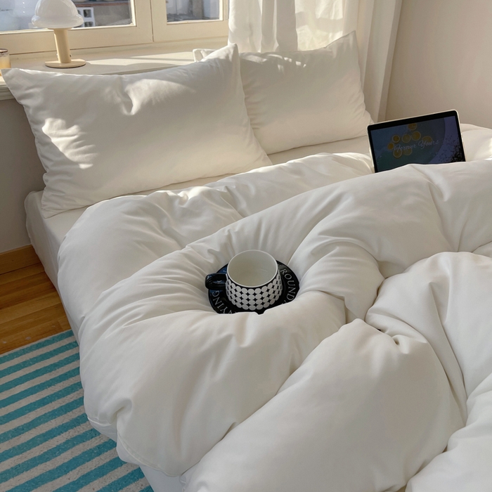 91家纺网 家纺一手货源 找家纺 芷凡家纺 2025新款亲肤棉纯色双拼四件套 奶白