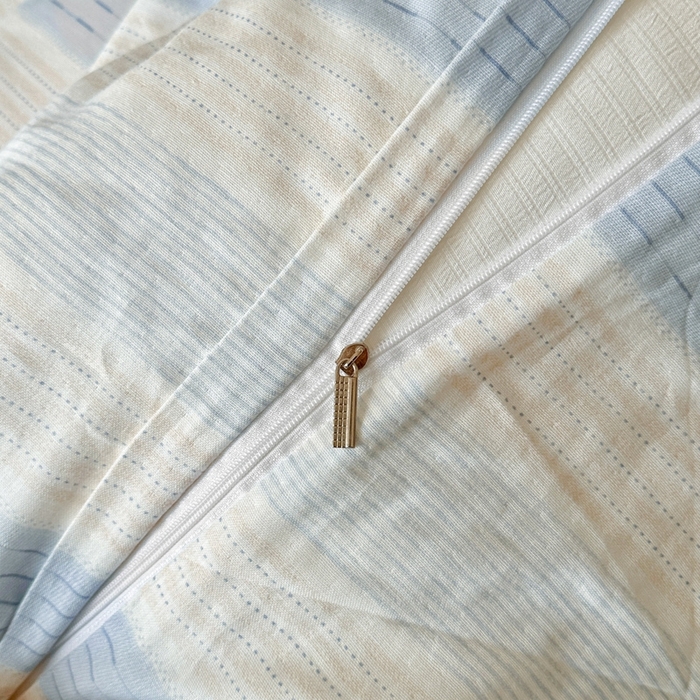 91家纺网 家纺一手货源 找家纺 呗旺鹿 2025新款A类母婴级全棉有氧双层纱印花四件套 川纱蓝