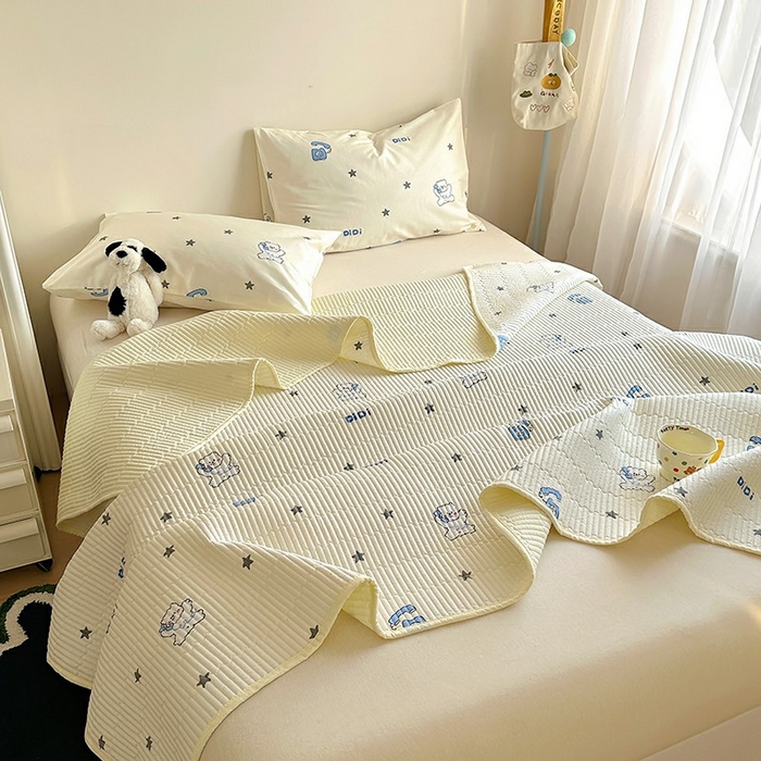 91家纺网 家纺一手货源 找家纺 希诺家居 2025新款全棉卡通小清新床盖四件套 电话小熊