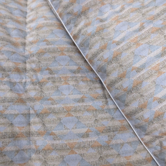 91家纺网 家纺一手货源 找家纺 卡迪亚家纺 2025新款米兰达白鹅被469羽魅系列被子被芯 羽魅玛丽橙