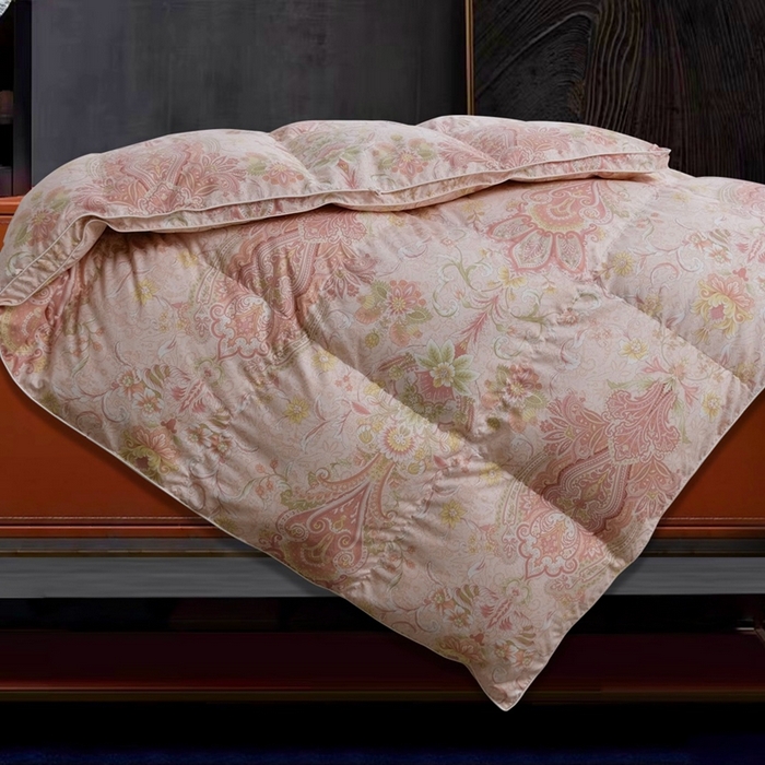 91家纺网 家纺一手货源 找家纺 卡迪亚家纺 2025新款米兰达白鹅被469羽魅系列被子被芯 羽魅日本粉