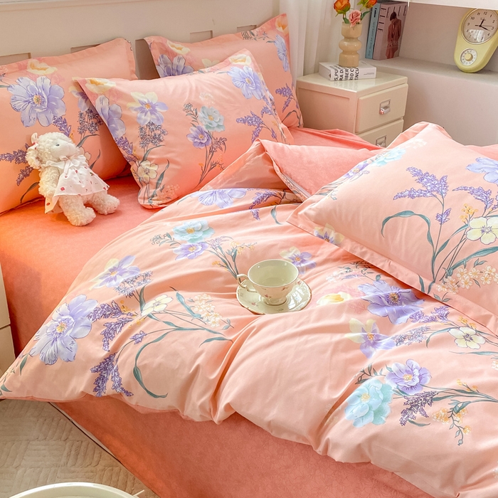 91家纺网 家纺一手货源 找家纺 2025新款植物羊绒大板磨毛活性印花四件套 沁粉佳人