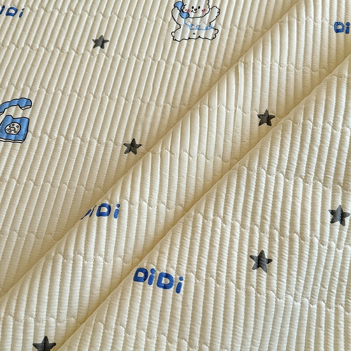 91家纺网 家纺一手货源 找家纺 希诺家居 2025新款全棉卡通小清新床盖四件套 电话小熊