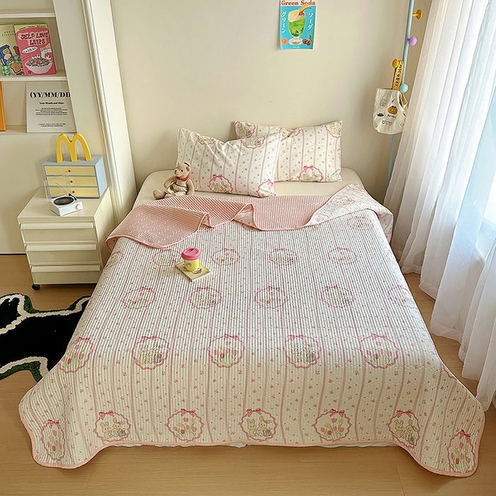91家纺网 家纺一手货源 找家纺 希诺家居 2025新款全棉卡通小清新床盖三件套 床盖-粉兔酱
