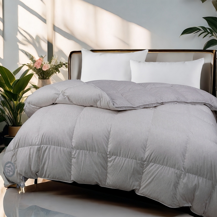 91家纺网 家纺一手货源 找家纺 卡迪亚家纺 2025新款米兰达白鹅被469羽魅系列被子被芯 羽魅灰