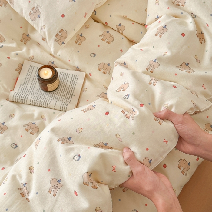 91家纺网 家纺一手货源 找家纺 呗旺鹿 2025新款A类母婴级全棉有氧双层纱印花四件套 长象鼻