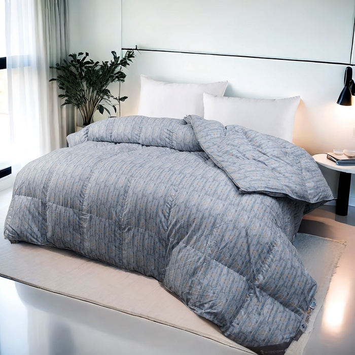 91家纺网 家纺一手货源 找家纺 卡迪亚家纺 2025新款米兰达白鹅被469羽魅系列被子被芯 羽魅玛丽蓝