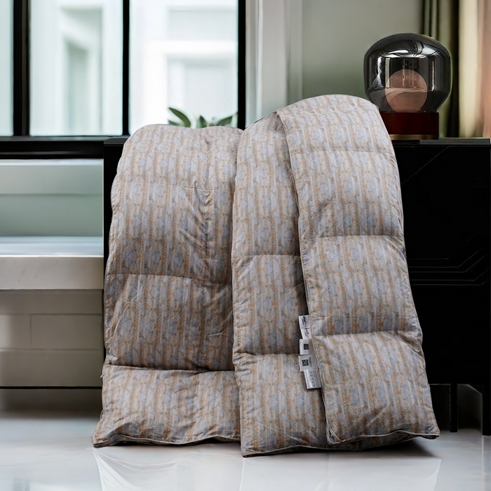 91家纺网 家纺一手货源 找家纺 卡迪亚家纺 2025新款米兰达白鹅被469羽魅系列被子被芯 羽魅玛丽橙