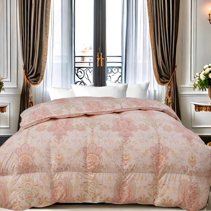 91家纺网 家纺一手货源 找家纺 卡迪亚家纺 2025新款米兰达白鹅被469羽魅系列被子被芯 羽魅日本粉