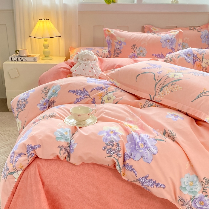 91家纺网 家纺一手货源 找家纺 2025新款植物羊绒大板磨毛活性印花四件套 沁粉佳人