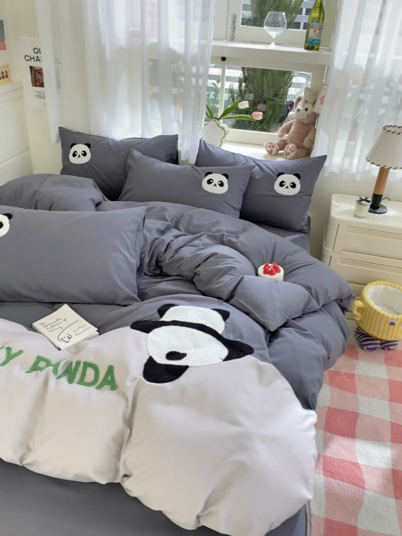 91家纺网 家纺一手货源 找家纺 盛秋家纺 2025新款A类水洗棉毛巾绣四件套-胖达 胖达-中灰