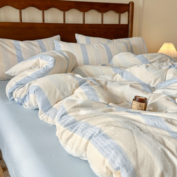 91家纺网 家纺一手货源 找家纺 呗旺鹿 2025新款A类母婴级全棉有氧双层纱印花四件套 川纱蓝