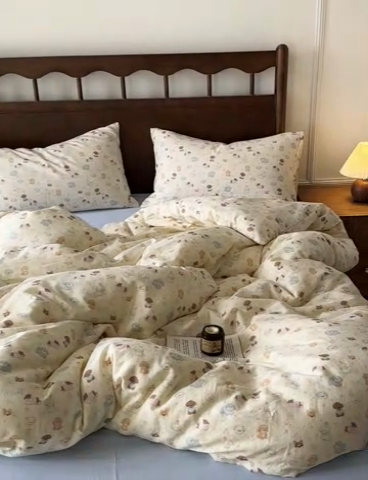 91家纺网 家纺一手货源 找家纺 呗旺鹿 2025新款A类母婴级全棉有氧双层纱印花四件套 泡芙狗