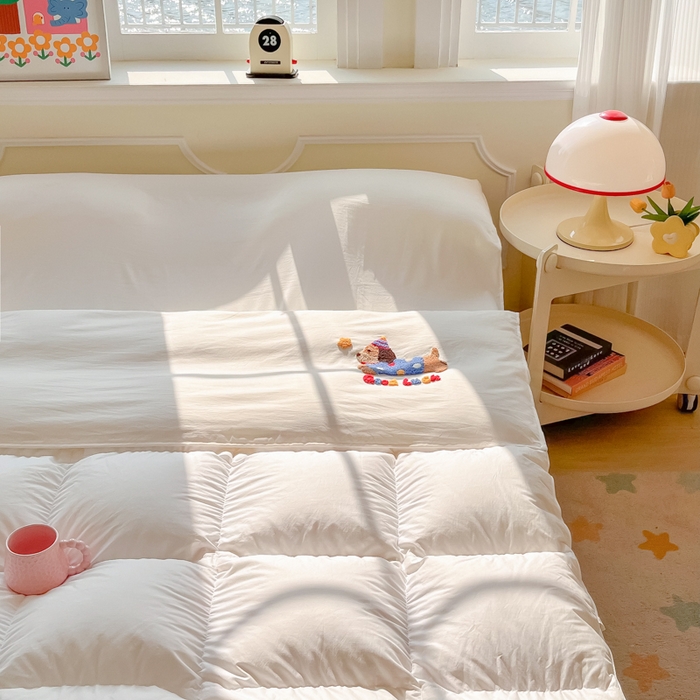 91家纺网 家纺一手货源 找家纺 柒星睡袋 2025新款a类水洗毛巾绣一次性隔脏睡袋 腊肠狗米白