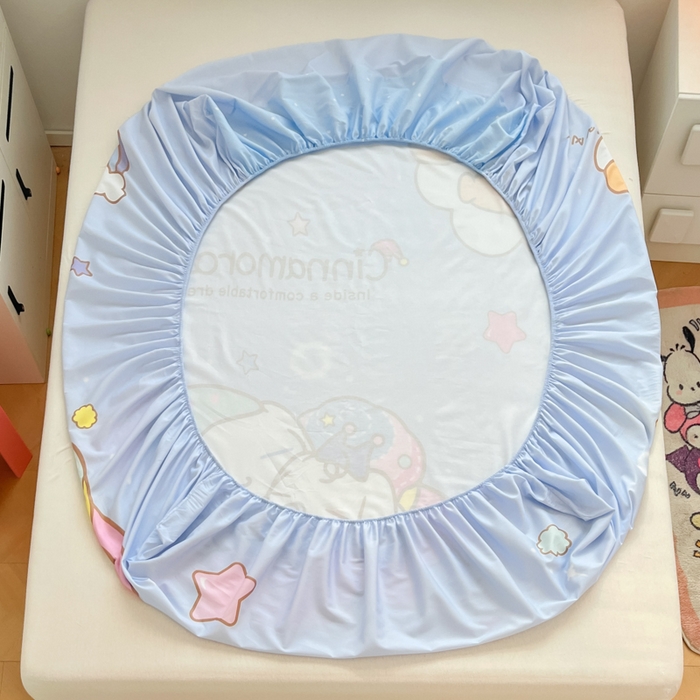 91家纺网 家纺一手货源 找家纺 暮思家居 2025新款正版授权三丽鸥大阪全棉数码印花纯棉单品床笠（第二批） A版-彩虹大耳狗