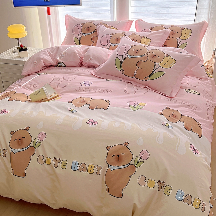 91家纺网 家纺一手货源 找家纺 浩诚 2025新款专版卡皮巴拉纯棉全棉卡通大版四件套-原创水豚卡卡【 提供买家秀 】 幸运巴拉