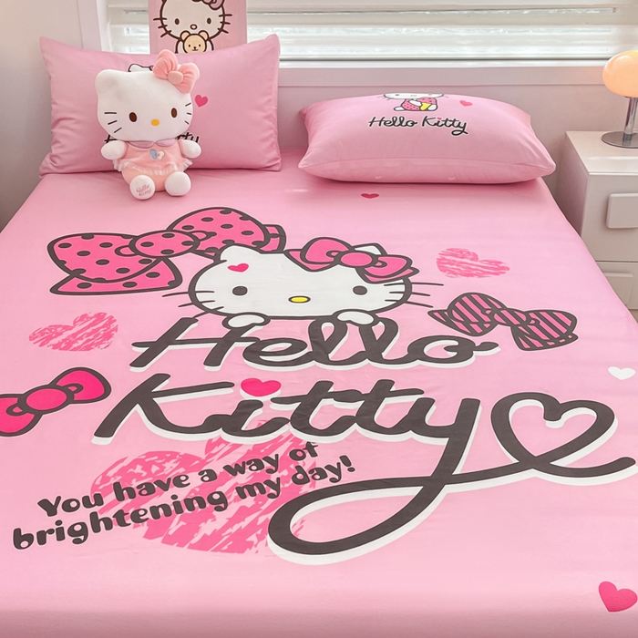 91家纺网 家纺一手货源 找家纺 暮思家居 2025新款正版授权三丽鸥大阪全棉数码印花纯棉单品床笠（第二批） A版-凯蒂宝贝