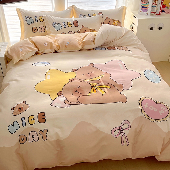 91家纺网 家纺一手货源 找家纺 （总）浩诚 2025新款专版卡皮巴拉纯棉全棉卡通大版四件套-原创水豚卡卡【 提供买家秀 】