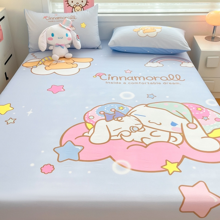 91家纺网 家纺一手货源 找家纺 暮思家居 2025新款正版授权三丽鸥大阪全棉数码印花纯棉单品床笠（第二批） A版-彩虹大耳狗