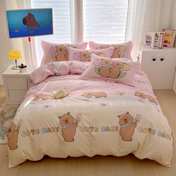 91家纺网 家纺一手货源 找家纺 浩诚 2025新款专版卡皮巴拉纯棉全棉卡通大版四件套-原创水豚卡卡【 提供买家秀 】 幸运巴拉