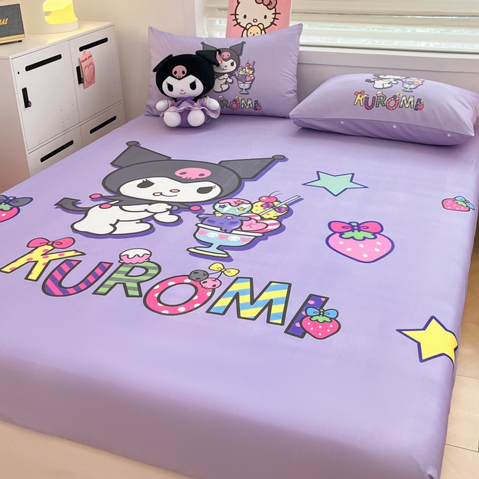 91家纺网 家纺一手货源 找家纺 暮思家居 2025新款正版授权三丽鸥大阪全棉数码印花纯棉单品床笠（第二批） A版-草莓库洛米