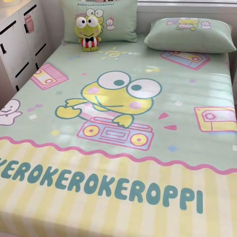 91家纺网 家纺一手货源 找家纺 暮思家居 2025新款正版授权三丽鸥大阪全棉数码印花纯棉单品床笠（第二批） A版-可爱大眼蛙