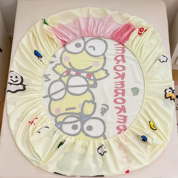 91家纺网 家纺一手货源 找家纺 暮思家居 2025新款正版授权三丽鸥大阪全棉数码印花纯棉单品床笠（第二批） A版-兄弟大眼蛙