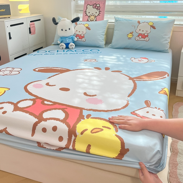 91家纺网 家纺一手货源 找家纺 暮思家居 2025新款正版授权三丽鸥大阪全棉数码印花纯棉单品床笠（第二批） A版-呆萌帕恰狗